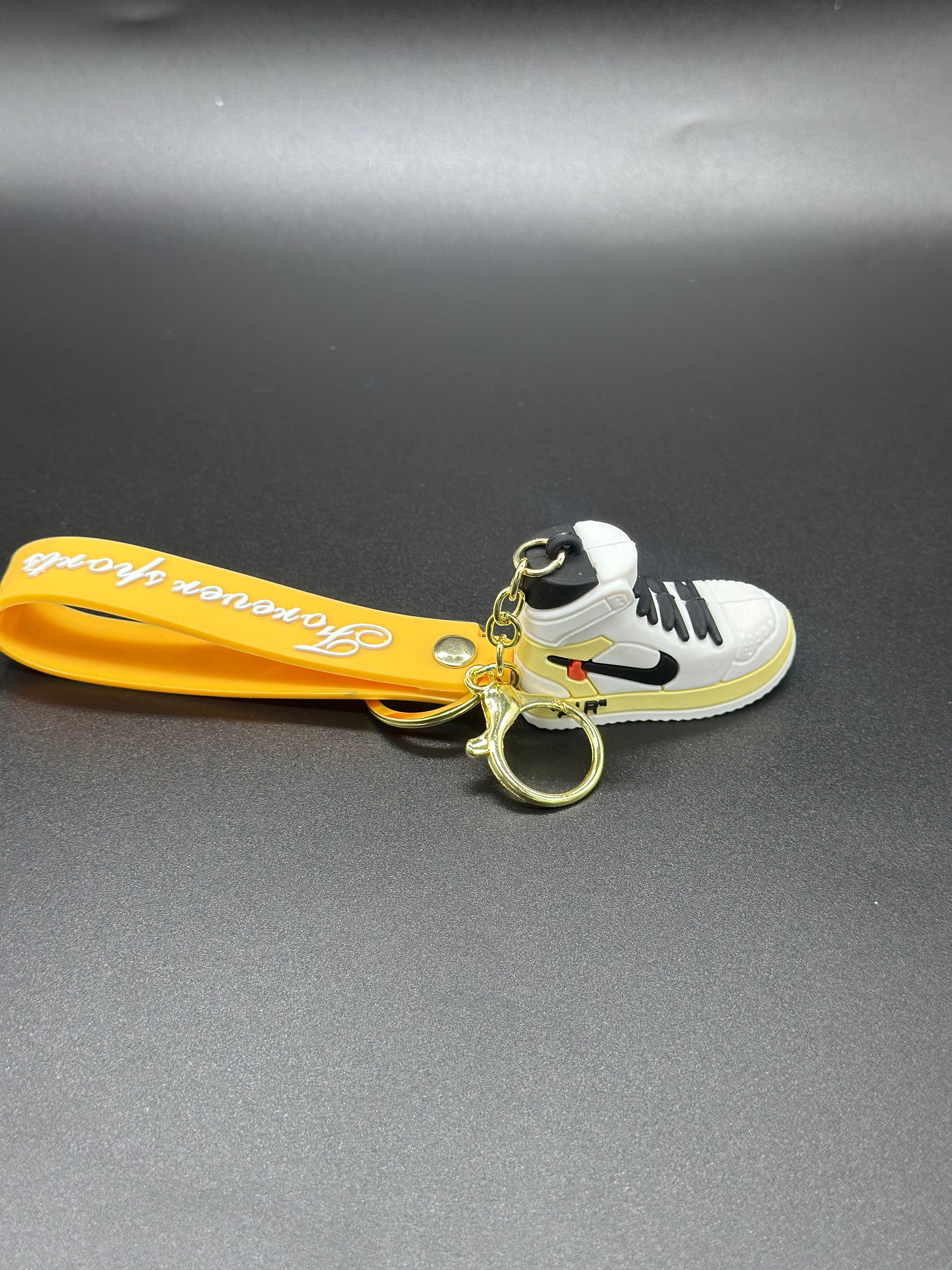 Sneaker Keychain 👟👢